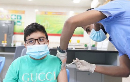 Saudi Arabia gai 12 aharun matheege kudhinnah Moderna vaccine dhenee