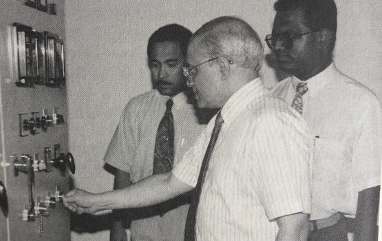 Yaameen Maumoonah kurassavai dhevvi chart aai haakimaage athugai onna hukum 