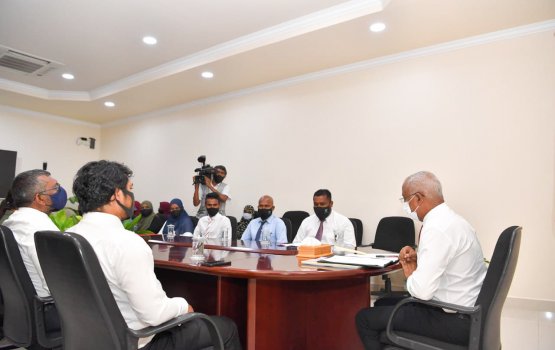 Funadhoo tharahqee kuraanee marukazee rashehge gothugai: Raees