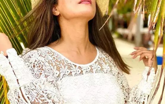 Hina Khan ge mi photo thakah bodu tharuheebeh!