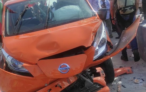 Airport gai nurakkaatheri  accident eh hingai 8 meehaku zakham vejje