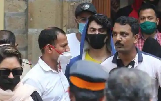 Aryan minivaneh nuvi, Shah Rukh goihusvejje