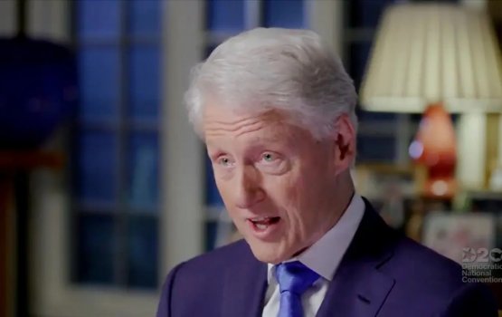 Americage kureege raees bill clinton hospitalugai admit koffi