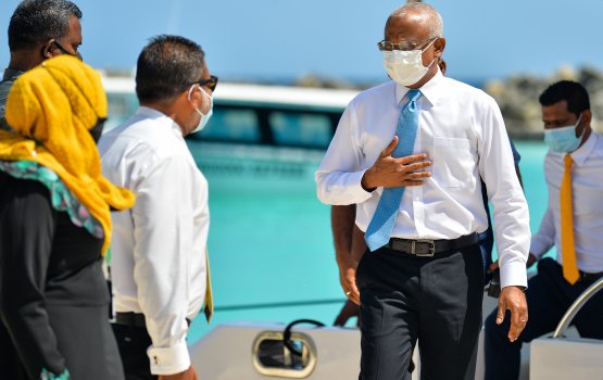 Thoddoo ge hushahelhumeh Raees ah: beynunvanee gaanoonuge baarun rashah tharahgee genesdhinun