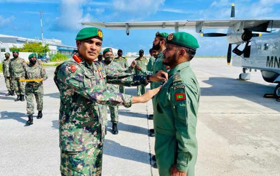 Donia dhuvvumuge huhdha furathama faharah MNDF ge pilot in dheefi