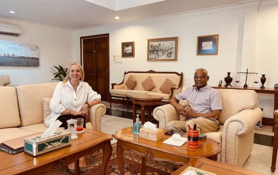 Nasheed ge vakeelu Raees Solih a bahdhalu kuravvaifi