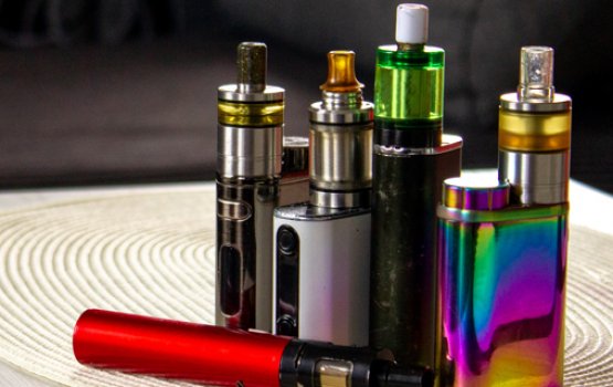 E- ciggarettes: Dhunfathuge isthiumaalu kurun huttaalan rangalhu gotheh noon!