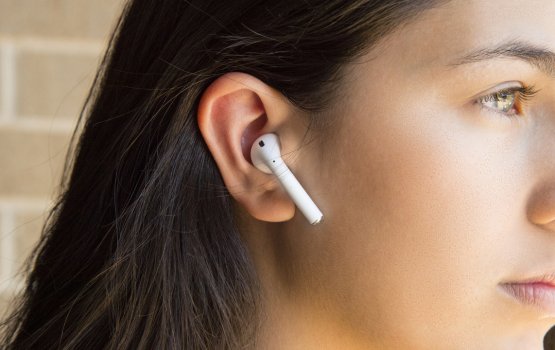 Dhen ear bud headphone beynun kurumuge kurin mi mauloomathu kolhu kiyaalathi!