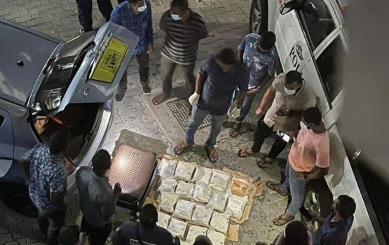 Taxi akun gina adhahehge masthuvaathakethi athulaigenfi