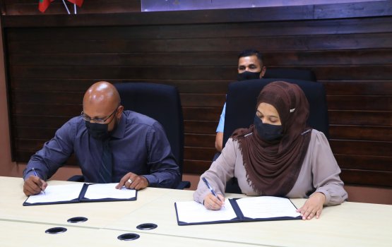 Nunimi dhigulaafaivaa, Fuluhunnaai sifainge flat thah 8 mahun ninmanee