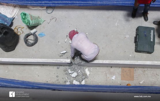 Hiya flat ge lift himeney sarahandhu ge jaaga bodu kuranee 