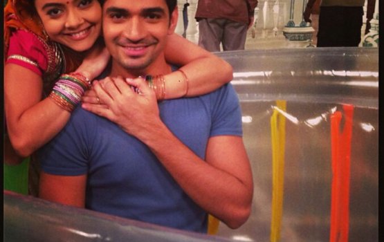 Emme fahun Devoleena aai Vishal engage vejje 