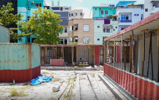 Hulhumale ge container park'gai cafe eh hingaane bayaku hoadhanee