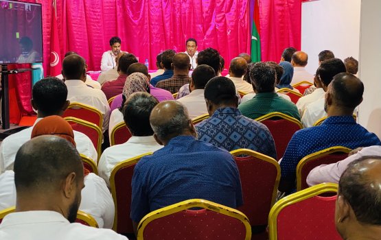 Minivan vumahfahu Raees Yameen baiverivi furathama council badhdhaluvun baavvaifi