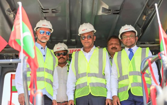 Beynunvaa speed gai kuriah nudhiyayas Addu ah 1.1 billion rufiyaa kharadu vejje: Raees