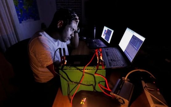 Haalathu ithurah goasve, Srilanka 10 gadi iru kanu andhireegai!