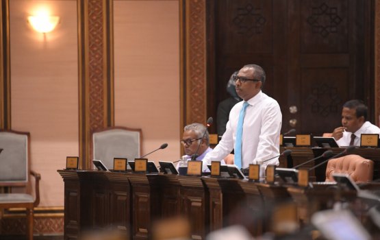 Membarunge adhadhu kan'da alhaa bill majlis ah husha'alhaifi