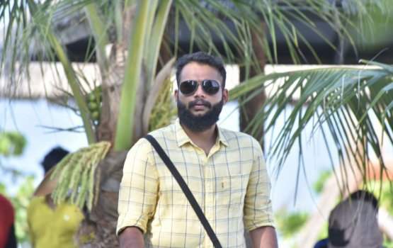 Muzaaharaagai ulhunu India meehaa  beyrugai ulhunee hoonu vegen: fuluhun