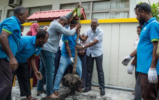 Kanba aisarani hingumugai 10 anbugas indhaifi