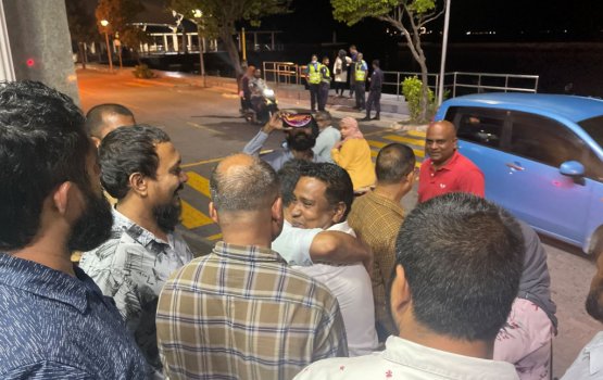 Heki nethumun Mohamed Ismail bandhun dhookollan amurukoffi 