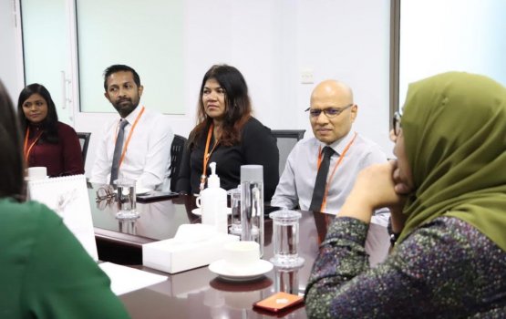 Kudakudhin balahattaa marukazu thakah Dhiraagu ge khidumaithah hiley dhenee