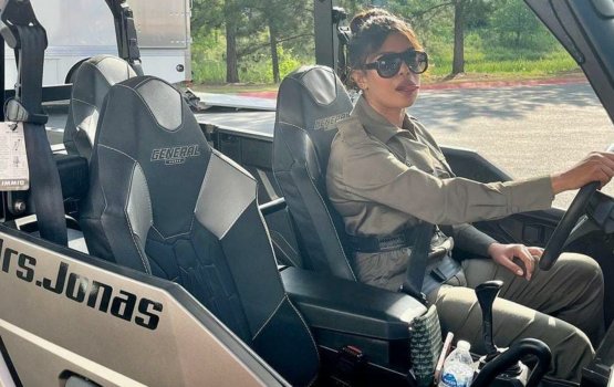 Nick, Priyanka ah agubodu car eh hadhiya koffi 