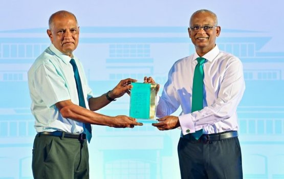 Qaumu hingumuge muhimmu dhauru adhaakuree raees office ge gina dhuvas vee muvazzafun: Raees