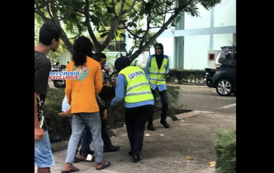 Flat eh ge 3 vana floor in vettunu meehakah faruvaa dhenee