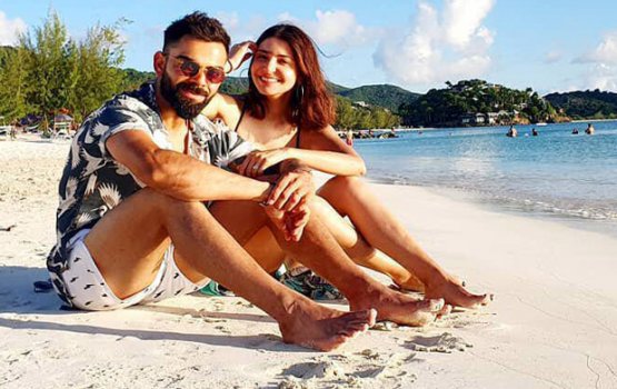 Anushka aai Virat ge reethi photo thakeh!