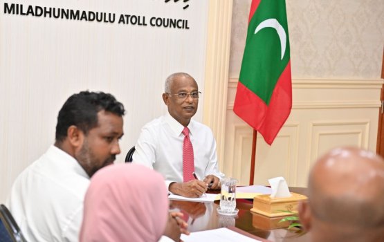 Siyaasee visnumehge sababun evves rasheh thafaatheh nukuraanan: Raees