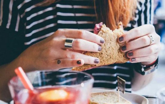 Maa avas avahah keumakee barudhan ithuruvaa kameh: dhiraasaa