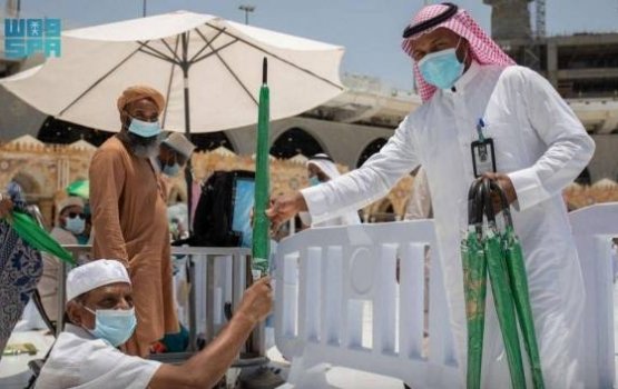 Hajj moosumugai makkage hoonu min 43 degree ah mathi vaane!