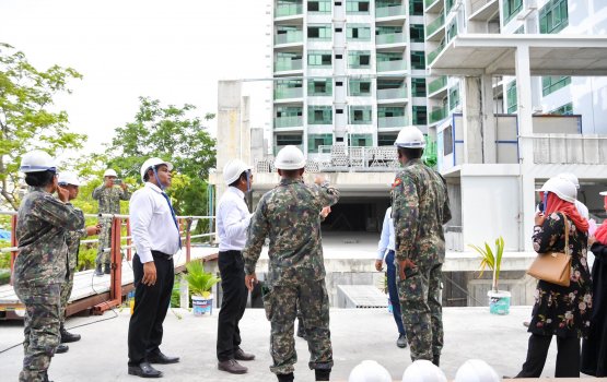 Sifainnai fuluhunge flat thakah 1.5 billion rufiyaa ge loan, adhives nunimey