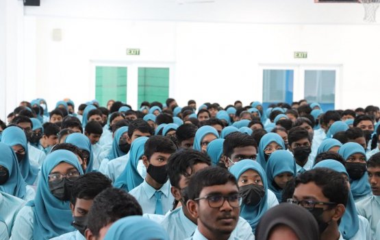 Majbooru 4 maahdhaa ah sarukaarun faisa dhakka dhenee