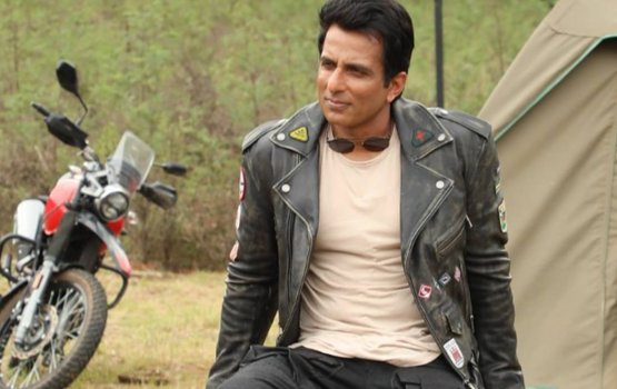 Sonu Sood mumbai Polihunah raincoats hadhiyaa kohffi