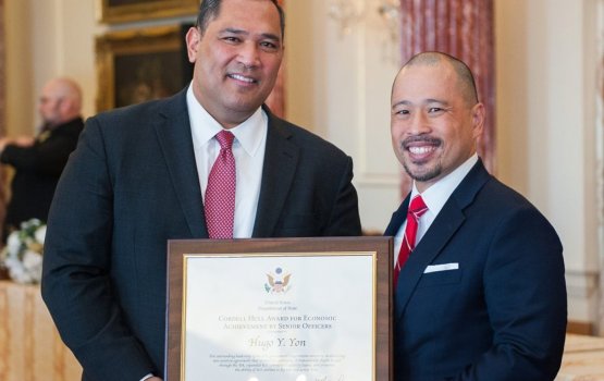 America in furathama faharah Raajje ah safeeraku ayyankuranee