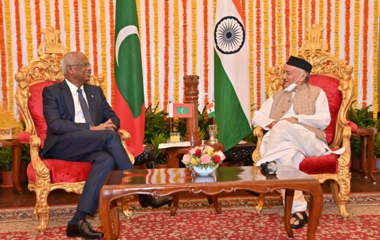 Raees aai vafdhah Maharashtra ge governor ge farikkolheh dhevvaifi