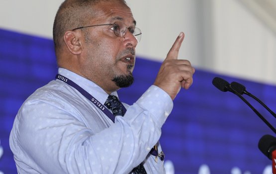 Flat ge badhalu gai beynun vanee ikhulaastheri khidhumatheh: Shareef