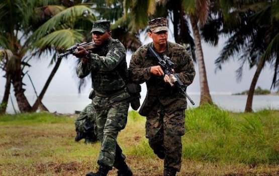 Raajje aai America aai gulhigen askariyyaa thamreenu thakeh fashaifi