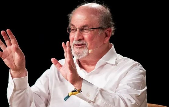 Salman Rushdhee ge karah valhi harai zakham kohlaifi