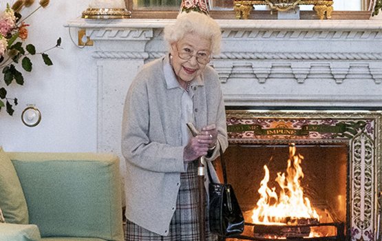 United kingdom Queen ge sihhee haalathu goasvumun doctors kanbodu vejje