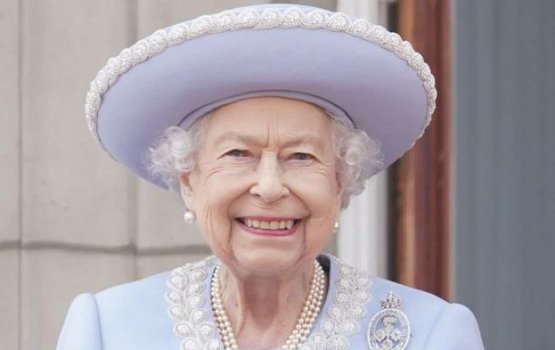 Elizabeth avahaara vumaa eku Dhuniyeyge leaderun thauziyaa fonuvanee!