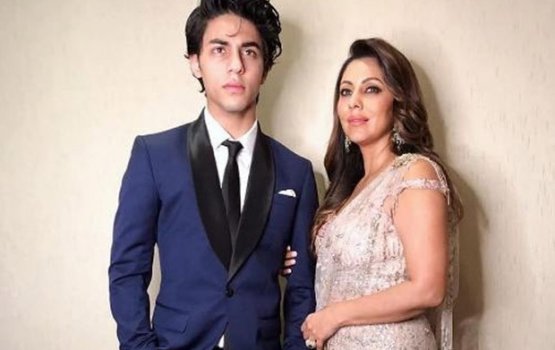 Aryan Khan ge masthuvaathakethee ge masalaa aa gulhigen furathama faharah Gauri vaahaka dhakkaifi