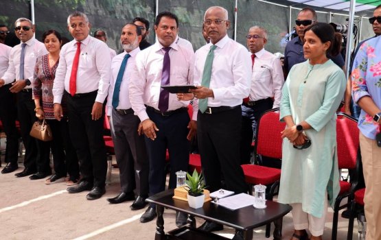 Fenaka dharani huree 4.1 billion ga, 901 million rufiya loan ah dhakkan jehe: firzul