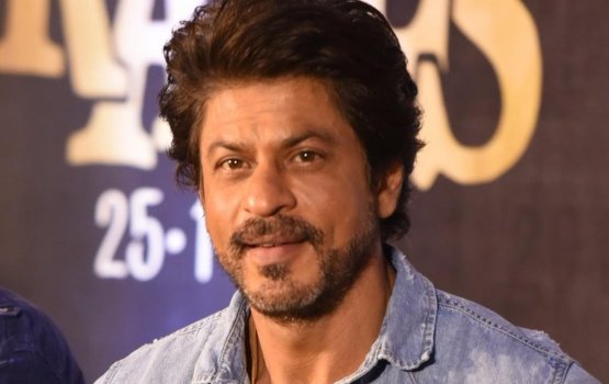 Mumbai airport in Shah Rukh Khan hifahaittaifi!