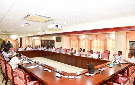 160.9 Million rufiya ge budget ah ithuru koh, 42.8 billion rufiyaa ge budget eh committee in faas koffi