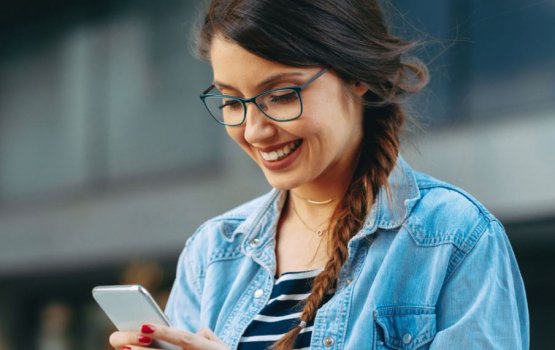 Smart Phonun libey gehlun thakaai eyge hallu!