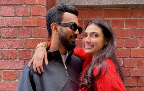 Sunil Shetty ge dharifulhu Athiya ge kaiveni anna January gai