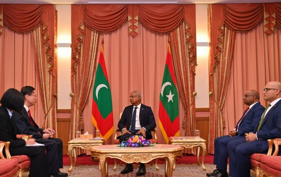 Singapore akee raajjeyge tharahgee ge muhimmu baiveri eh: Raees