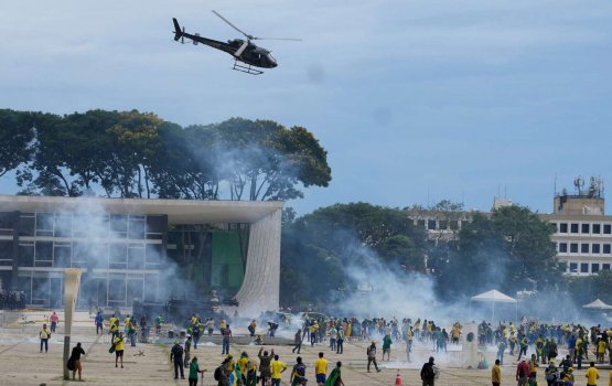 Brazil ge idhikolhu supporterun vadhe Congress aai ganduvaru lootuvaalaifi